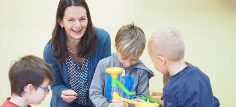 Suchan-Mayr: „Kinderbetreuung in NÖ muss gratis und ganztägig sein – alles andere ist zu wenig“