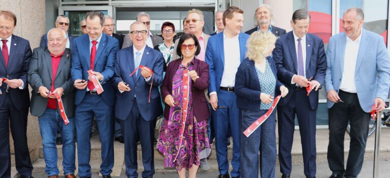 Festliche Eröffnung des neuen PVÖ-NÖ-Büros am Europaplatz St. Pölten Festliche Eröffnung des neuen PVÖ-NÖ-Büros am Europaplatz St. Pölten